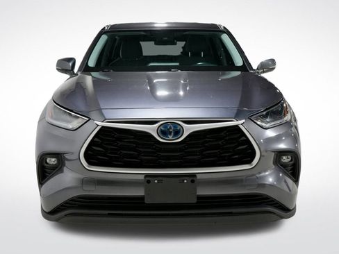 Used 2021 Toyota Highlander LE image 11