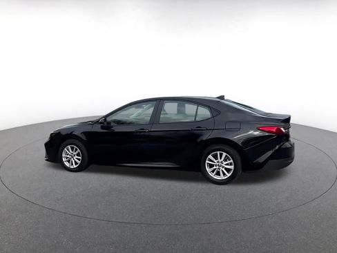 Used 2025 Toyota Camry LE image 8