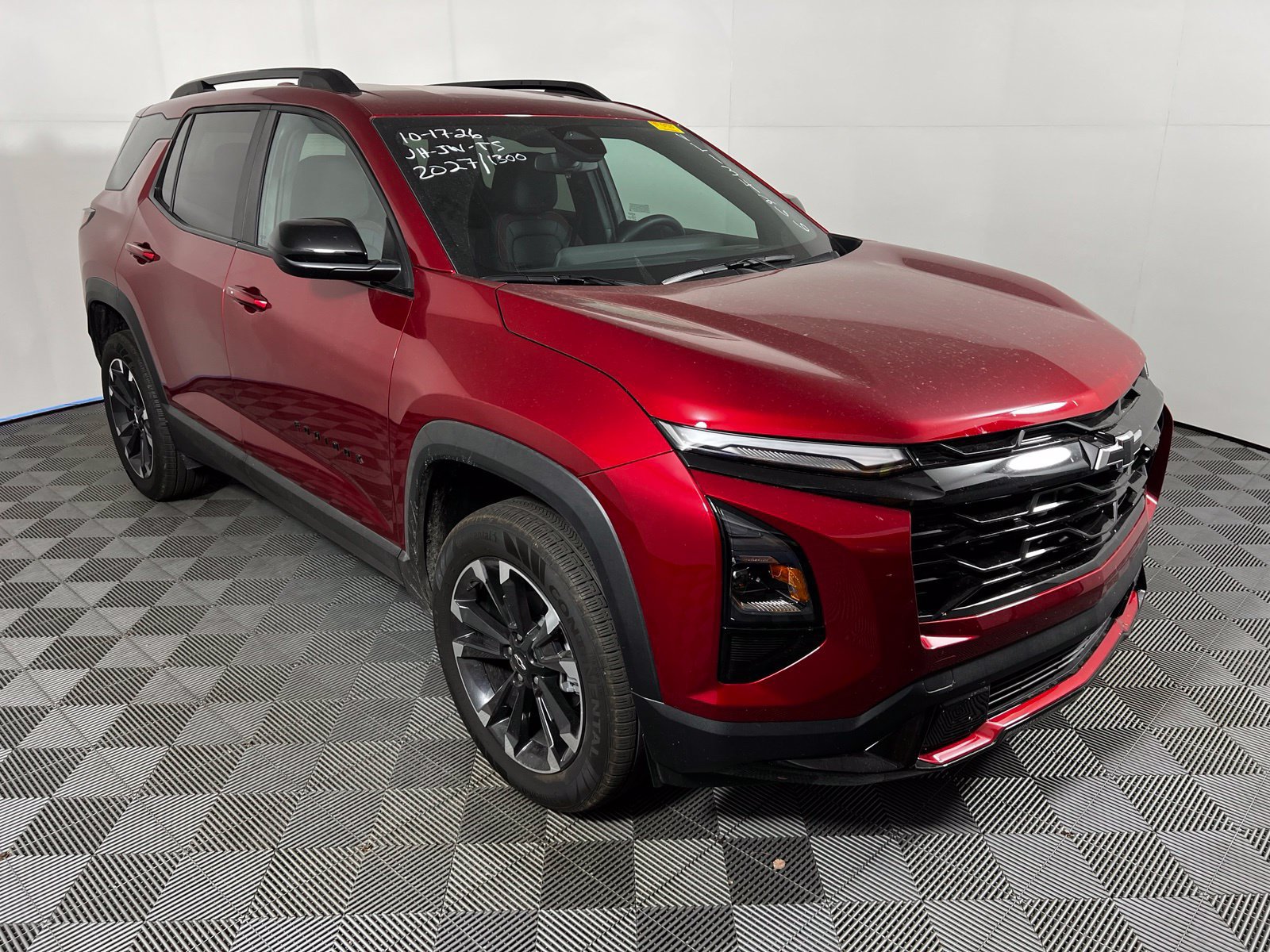 Used 2027 Chevrolet Equinox RS FWD image 3