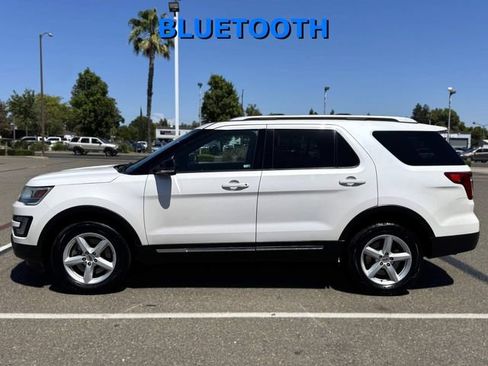Used 2017 Ford Explorer XLT AWD/4WD image 8