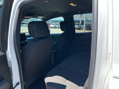 Used 2023 Chevrolet Colorado LT AWD/4WD image 10