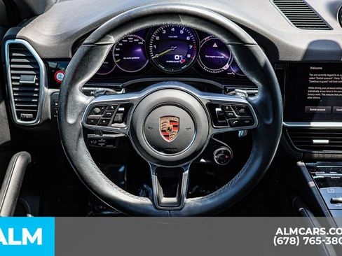 Used 2023 Porsche Cayenne Platinum Edition image 35
