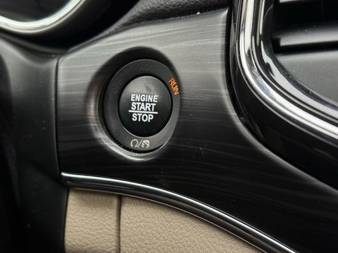 Used 2021 Jeep Grand Cherokee Limited image 23