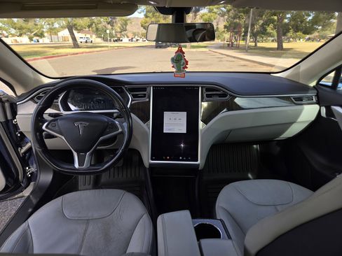 Used 2013 Tesla Model S image 14