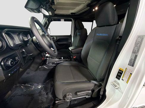 Used 2024 Jeep Wrangler Unlimited Rubicon 4xe w/ Convenience Group AWD/4WD image 21