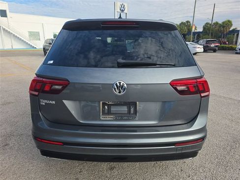 Used 2021 Volkswagen Tiguan SE R-Line FWD image 5