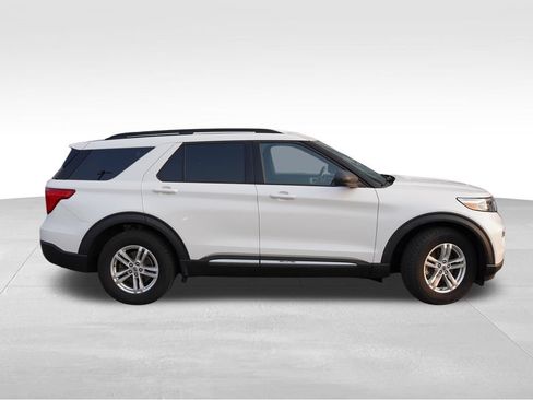 Used 2020 Ford Explorer XLT w/ Equipment Group 202A AWD/4WD image 3