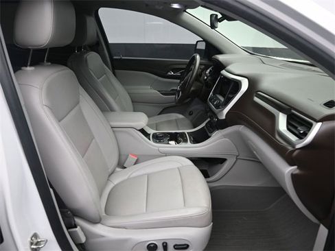 Used 2021 GMC Acadia SLT w/ Technology Package image 10