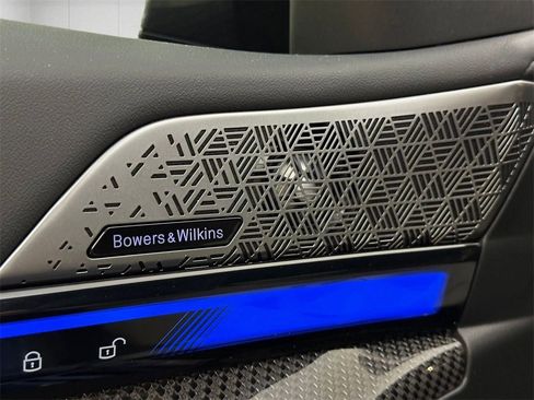 Used 2025 BMW M5 w/ Carbon Package image 16