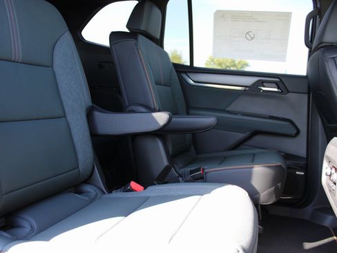 New 2025 GMC Acadia AT4 w/ Super Cruise Package image 26