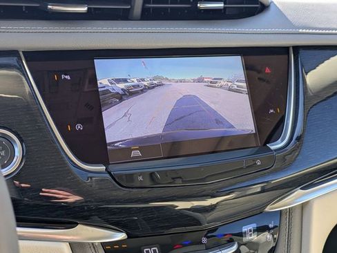 Used 2025 Cadillac XT6 Premium Luxury image 21