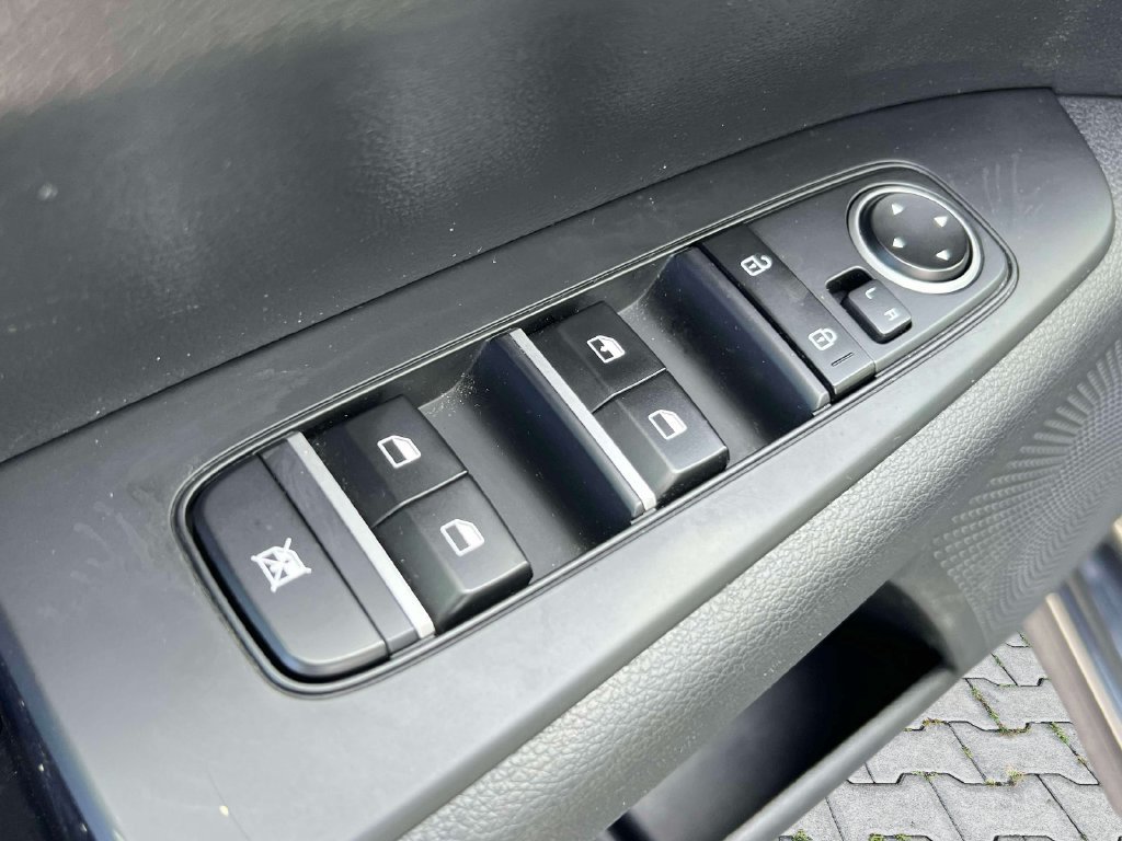 Certified 2024 Kia Forte LXS FWD image 16