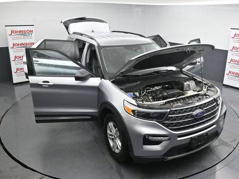 Used 2024 Ford Explorer XLT w/ Equipment Group 202A AWD/4WD image 36