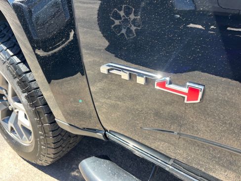 Used 2022 GMC Canyon AT4 w/ Trailering Package AWD/4WD image 4