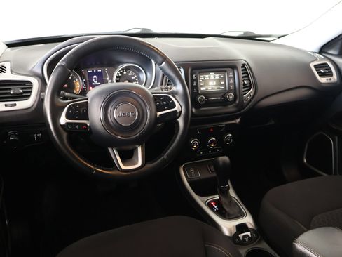 Used 2018 Jeep Compass Sport w/ Cold Weather Group FWD image 2