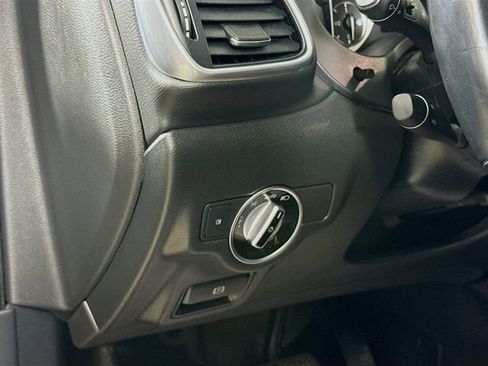 Used 2017 INFINITI QX30 AWD image 12