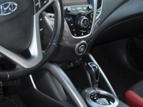 Used 2013 Hyundai Veloster w/ Tech Pkg FWD image 36