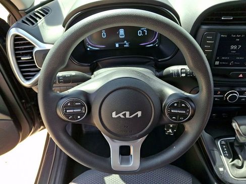Used 2025 Kia Soul LX w/ LX Technology Package image 18