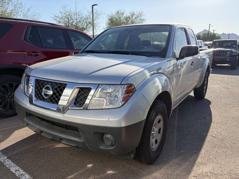 Used 2011 Nissan Frontier S w/ S Preferred Pkg RWD image 2