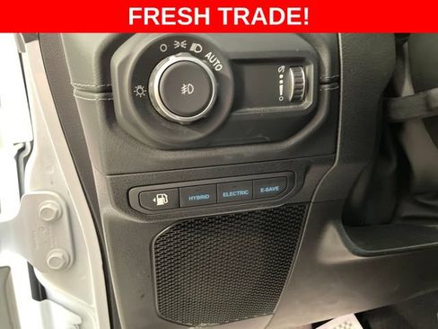 Used 2024 Jeep Wrangler Unlimited Rubicon 4xe AWD/4WD image 18
