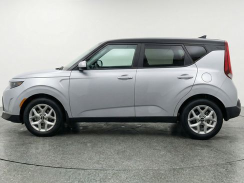 Used 2025 Kia Soul LX w/ LX Technology Package image 5