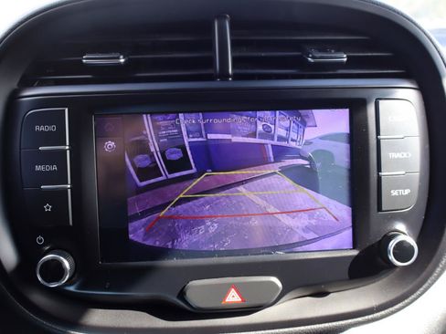 Used 2023 Kia Soul LX FWD image 23