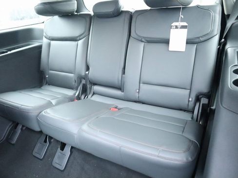 New 2025 Ford Expedition Active image 12