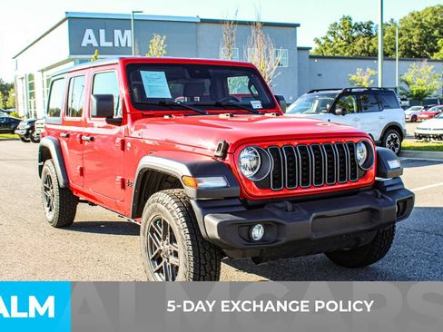 Used 2025 Jeep Wrangler Unlimited Sport AWD/4WD image 3