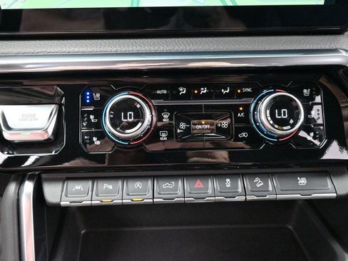 Used 2024 GMC Sierra 1500 Denali w/ Technology Package AWD/4WD image 26