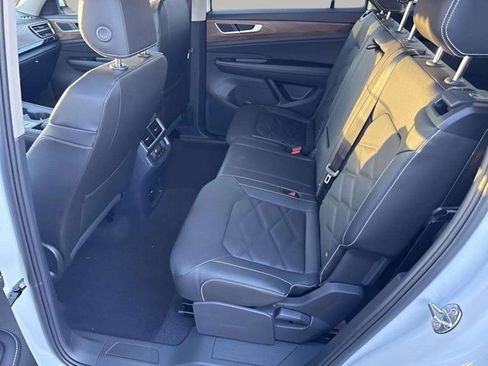 New 2026 Volkswagen Atlas SE image 6