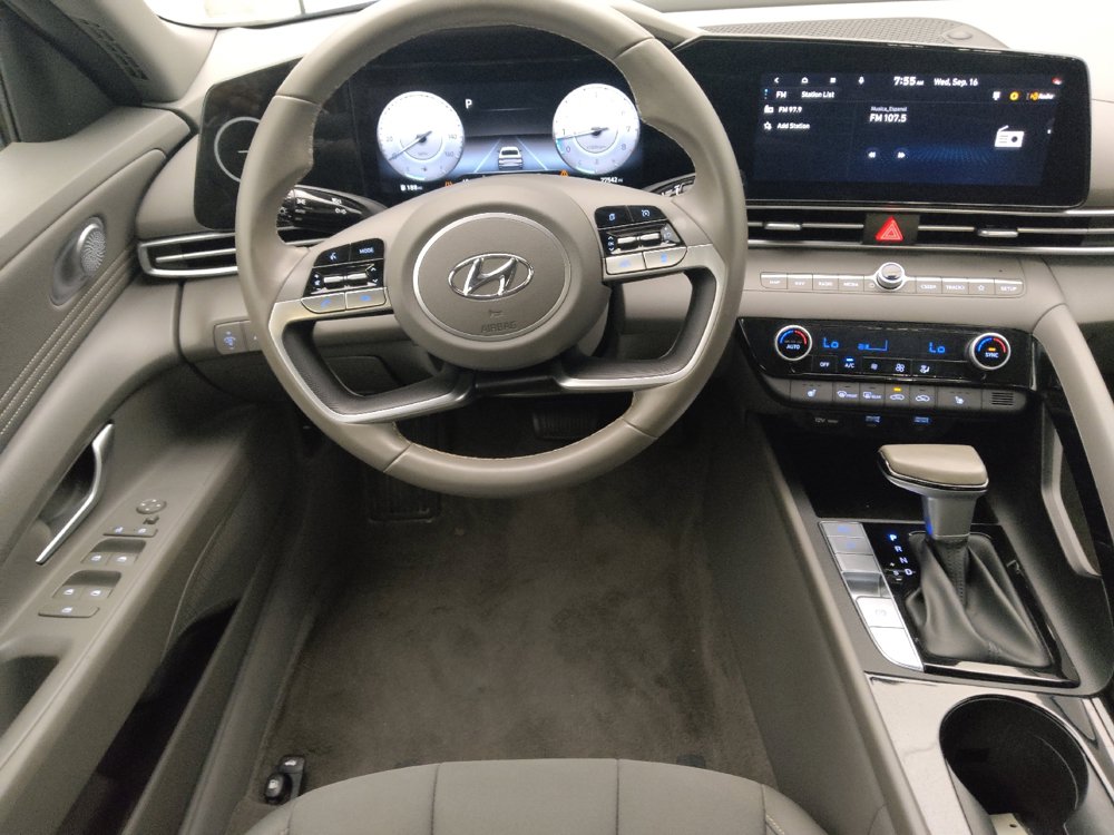 Used 2023 Hyundai Elantra SEL w/ Convenience Package FWD image 22