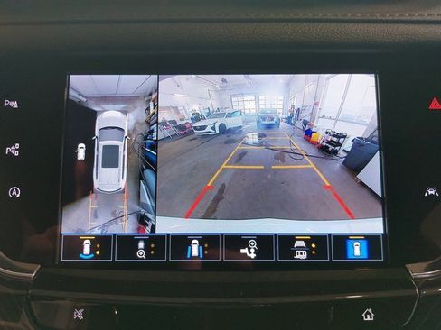 Used 2025 Cadillac XT6 Premium Luxury w/ Technology Package image 27