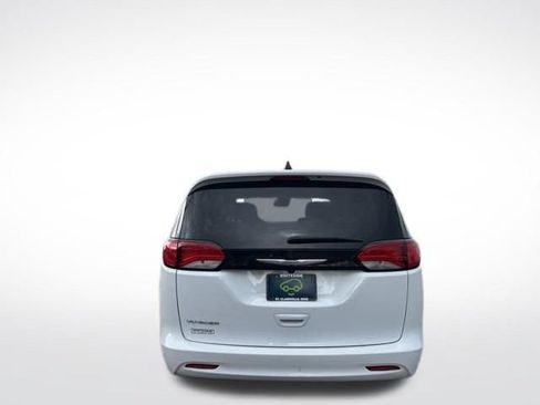 Used 2024 Chrysler Voyager LX FWD image 14