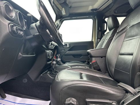 Used 2020 Jeep Gladiator Overland w/ Popular Equipment Package image 21