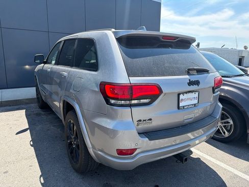 Used 2021 Jeep Grand Cherokee Laredo X AWD/4WD image 5
