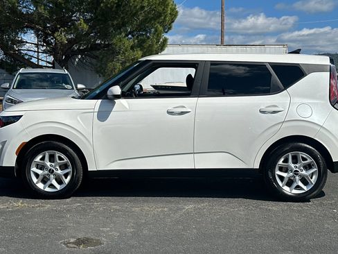 Used 2023 Kia Soul LX w/ LX Technology Package image 7