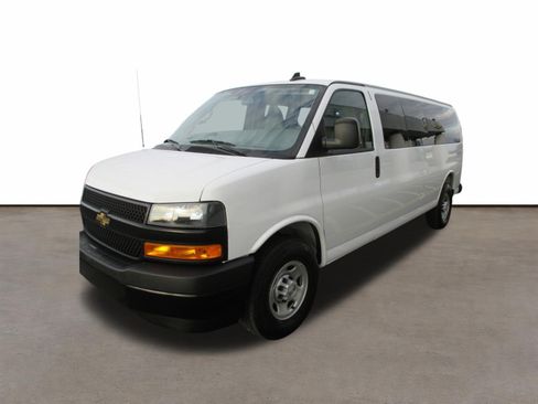 Used 2025 Chevrolet Express 3500 LS RWD image 7