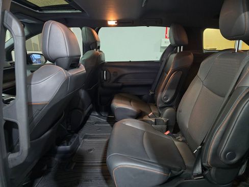 Used 2021 Toyota Sienna XSE image 24