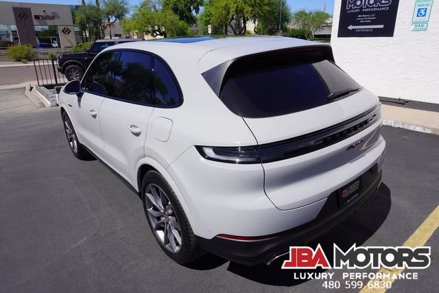 Used 2024 Porsche Cayenne AWD/4WD image 16