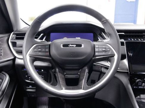 Used 2023 Jeep Grand Cherokee 4WD 4xe w/ Luxury Tech Group II image 16