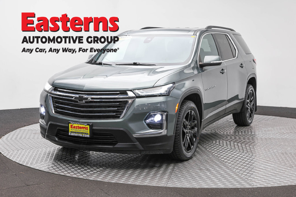 Used 2023 Chevrolet Traverse LT AWD/4WD image 1