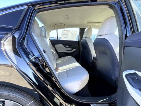 New 2026 Nissan Sentra SL FWD image 19