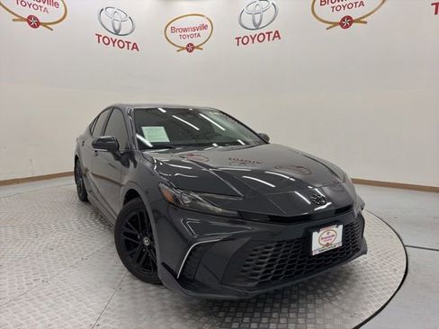 Used 2026 Toyota Camry SE FWD image 1