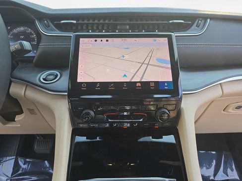 Certified 2023 Jeep Grand Cherokee Limited AWD/4WD image 20