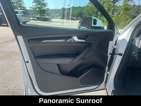 Used 2019 Audi Q5 2.0T Premium Plus w/ Premium Plus Package AWD/4WD image 12