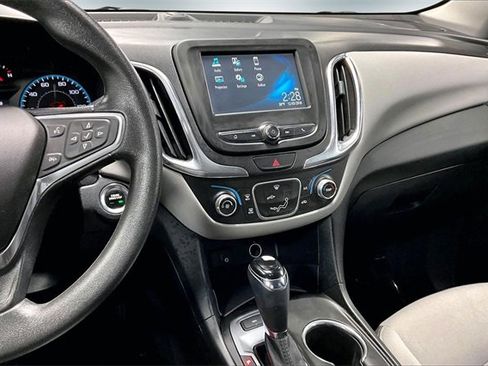 Used 2018 Chevrolet Equinox LS image 10