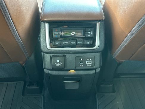 Used 2023 Subaru Ascent Touring AWD/4WD image 16