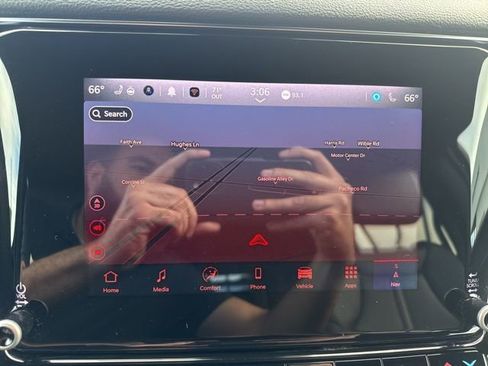 Certified 2024 Jeep Wagoneer Series III w/ Flexible Seating Group image 17