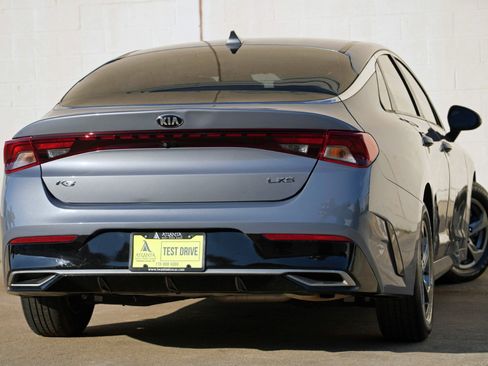 Used 2021 Kia K5 LXS FWD image 4