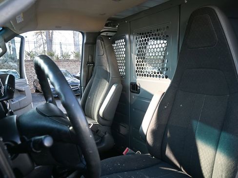 Used 2020 Chevrolet Express 2500 Work Van w/ Driver Convenience Package image 5